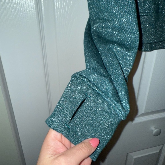 Lululemon cropped hooded scuba - Picture 3 of 5